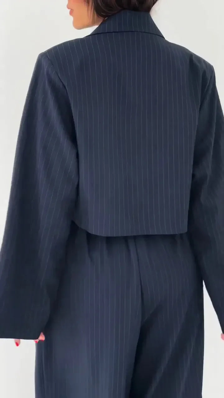 Lavara - クロップドブレザーとワイドレッグパンツのセット