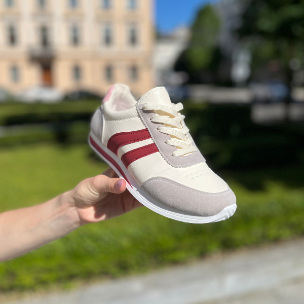 Adina - 快適なレースアップスニーカー