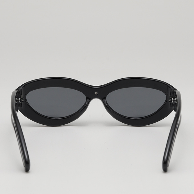 LuxVision - スタイリッシュなサングラス