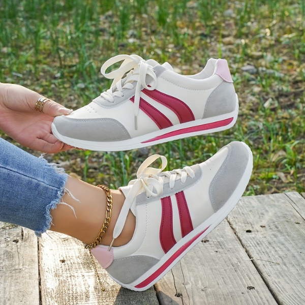 Adina - 快適なレースアップスニーカー