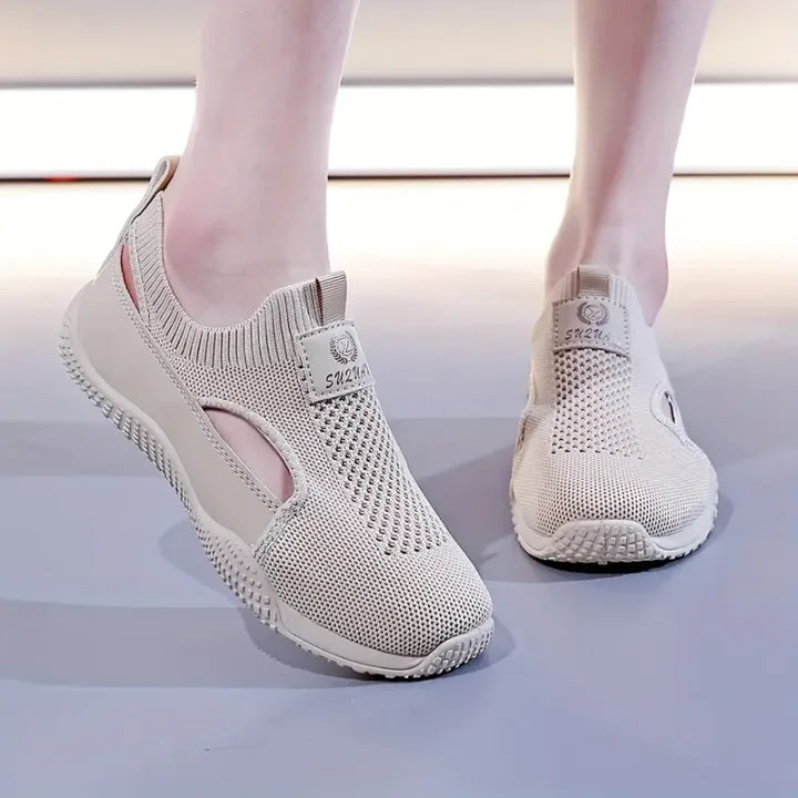 Aderia - 通気性スリップオンスニーカー