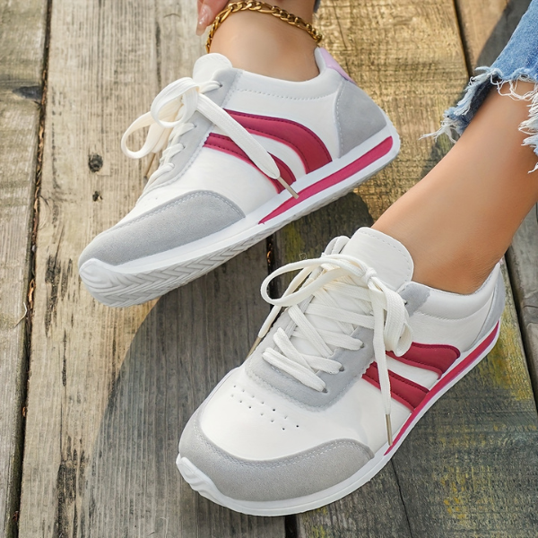 Adina - 快適なレースアップスニーカー