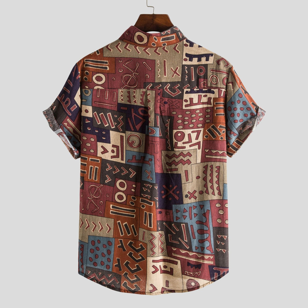 Lachlan - スタイリッシュなボタン付きTシャツ