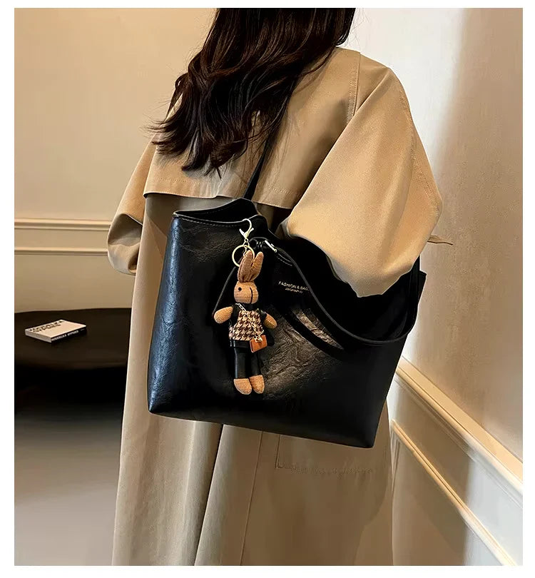 LuxeTote – トレンディな高級キャリーバッグ