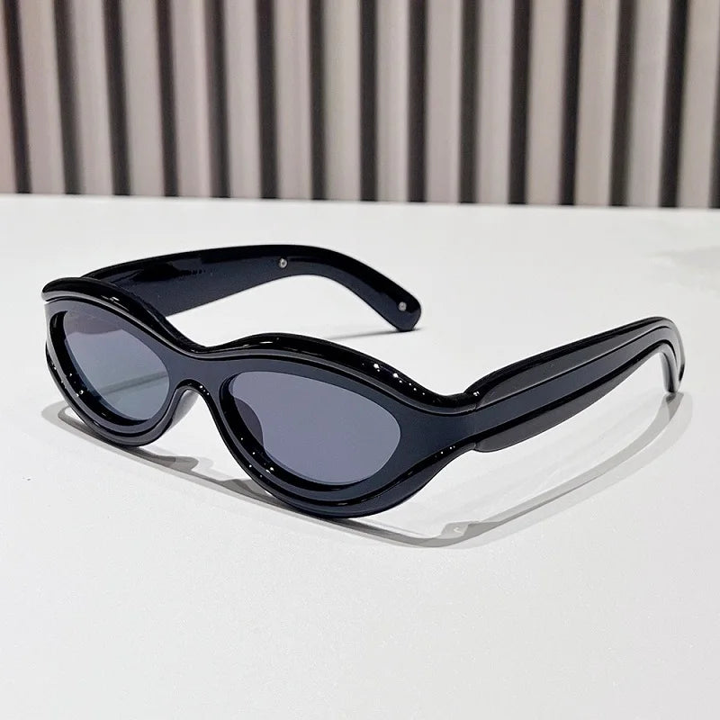 LuxVision - スタイリッシュなサングラス