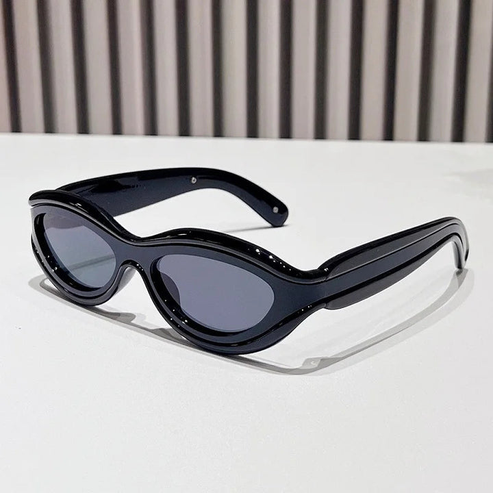 LuxVision - スタイリッシュなサングラス