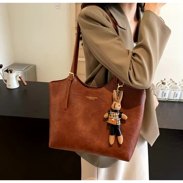 LuxeTote – トレンディな高級キャリーバッグ