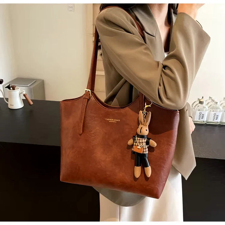 LuxeTote – トレンディな高級キャリーバッグ