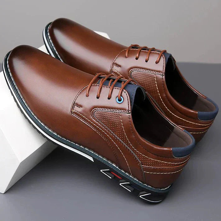 Darrell - スタイリッシュで軽量なシューズ