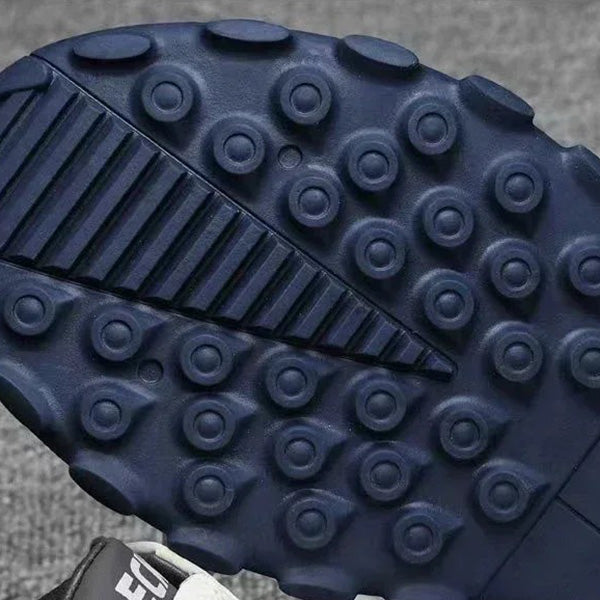 Ziven - 快適な滑りにくいスニーカー